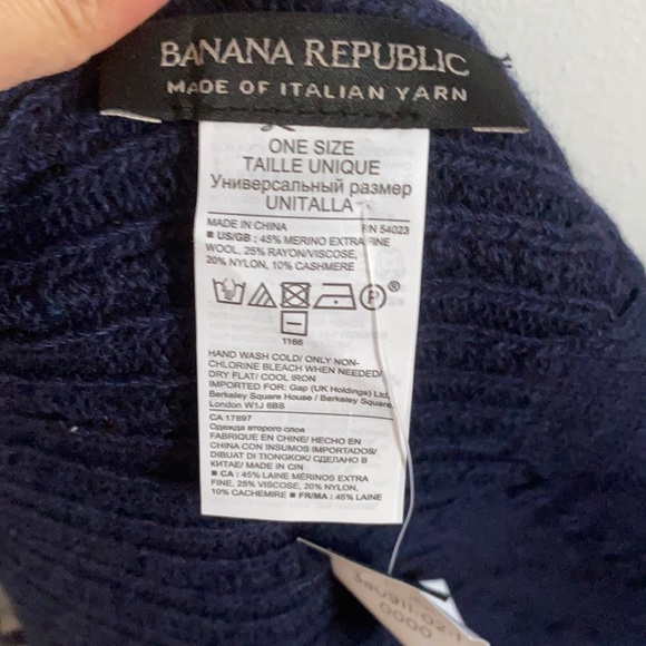 Brand new Banana Republic Merino wool scarf - Picture 5 of 5